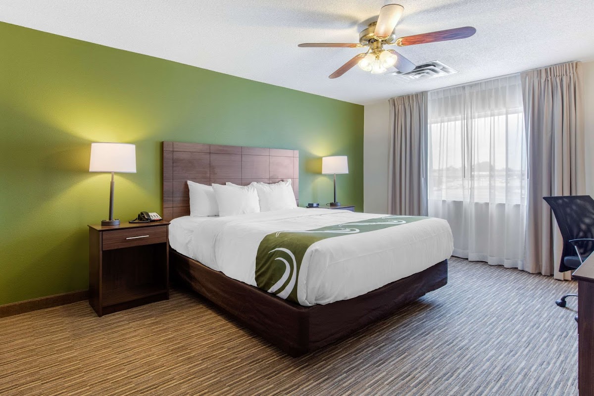 Quality Inn & Suites Mountain Home North photo 2