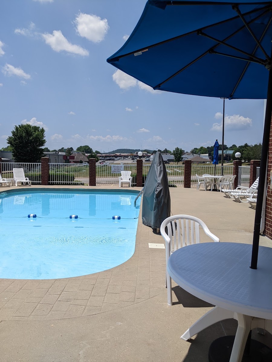 Quality Inn & Suites Mountain Home North photo 3
