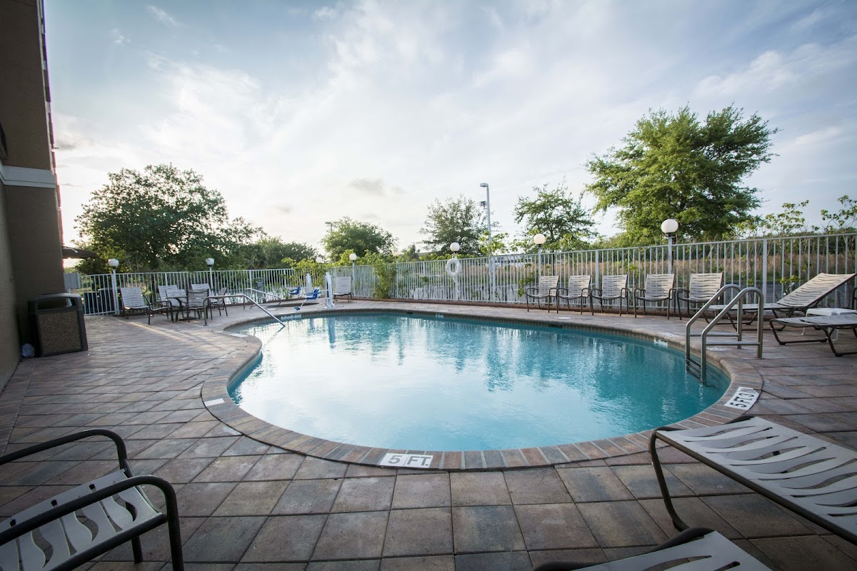 Comfort Suites Fort Pierce I-95 photo 3