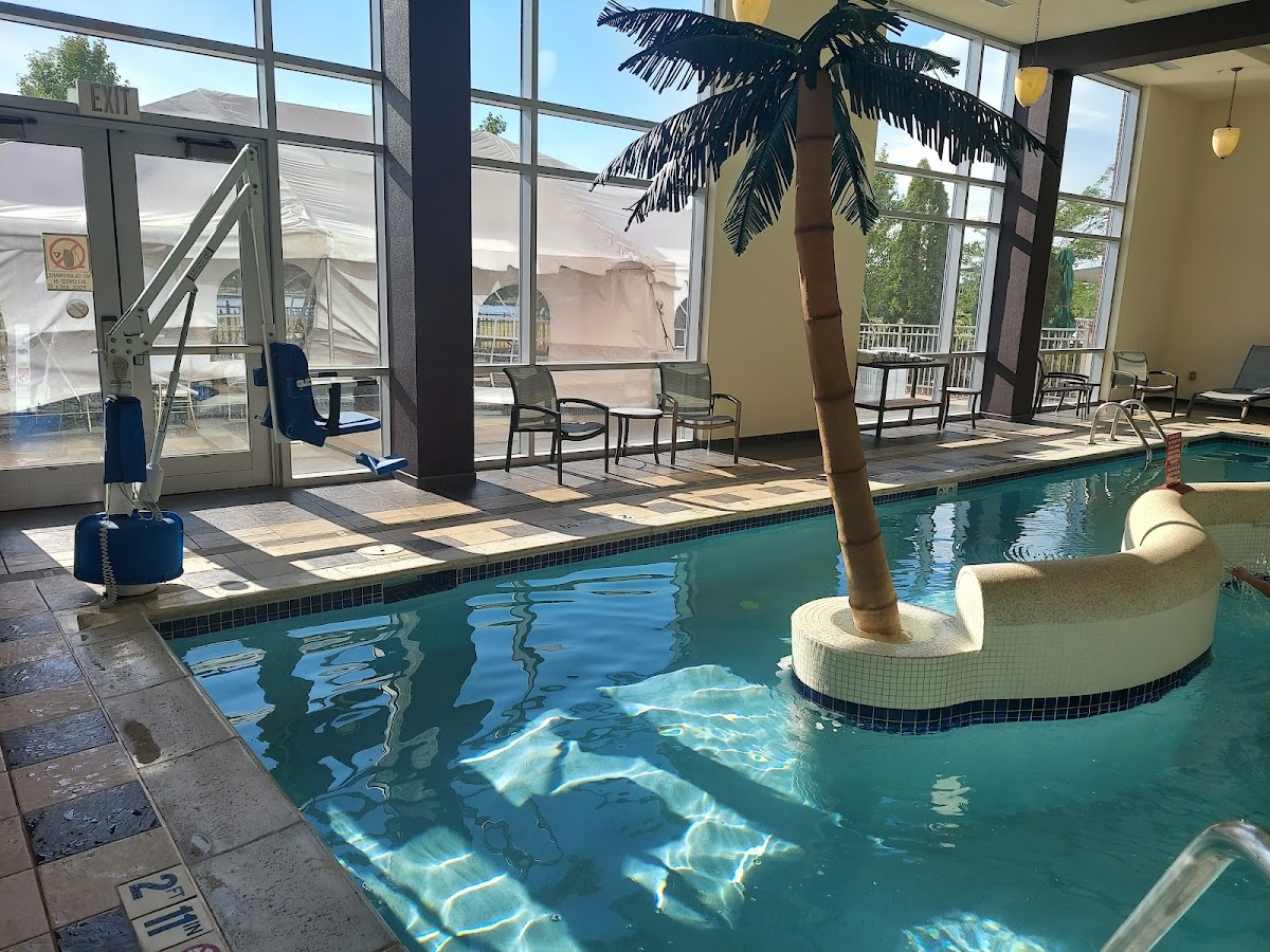 DoubleTree by Hilton Hotel Bay City - Riverfront photo 3