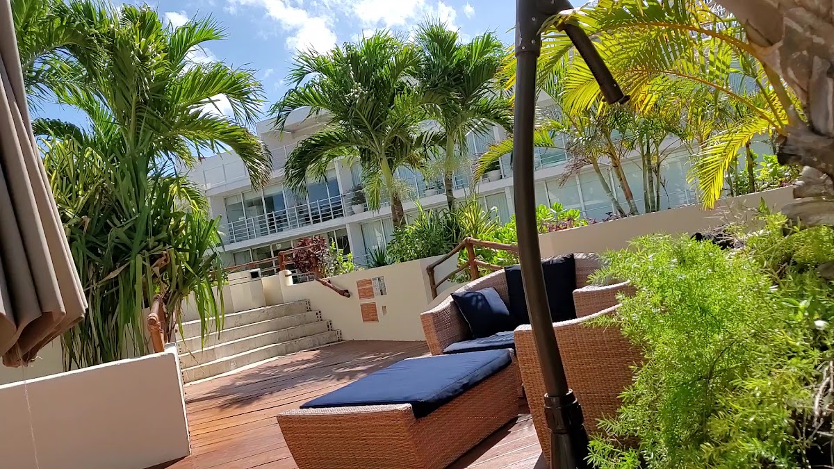 Maya Villa Condo Hotel & Beachclub
