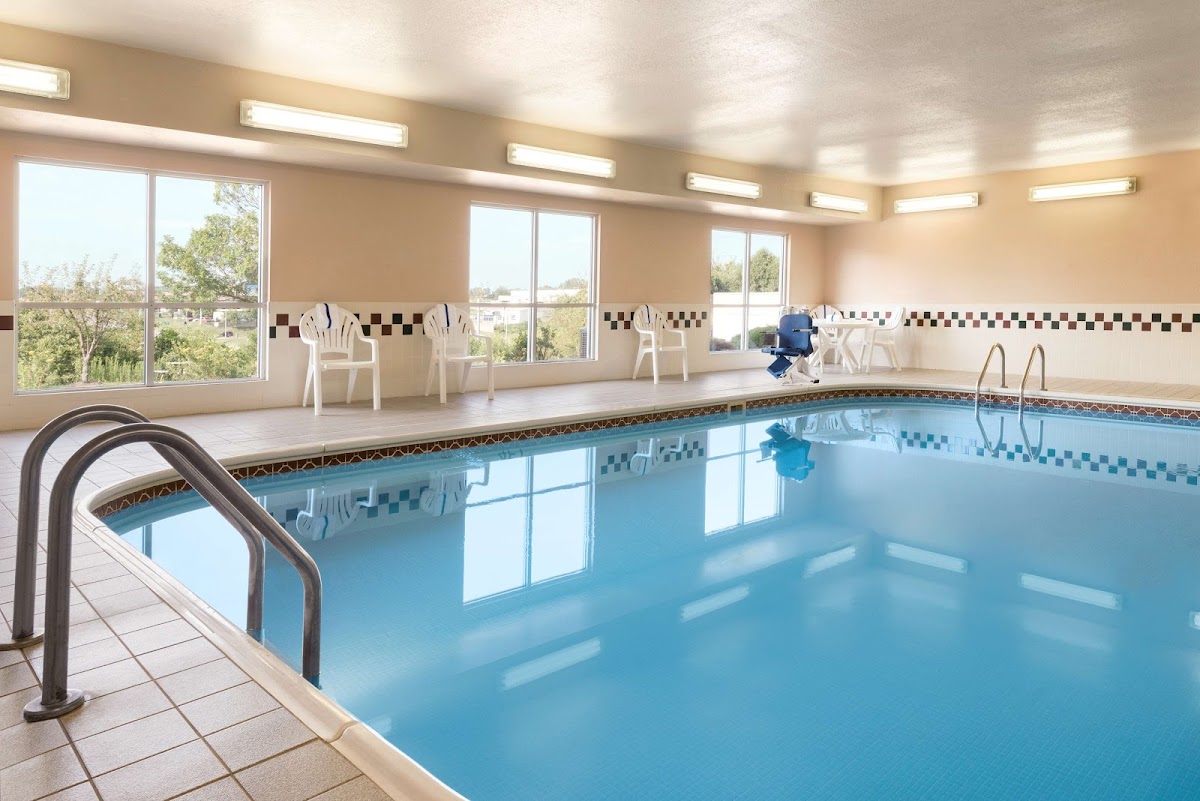 Country Inn & Suites by Radisson, Davenport - Quad Cities photo 3