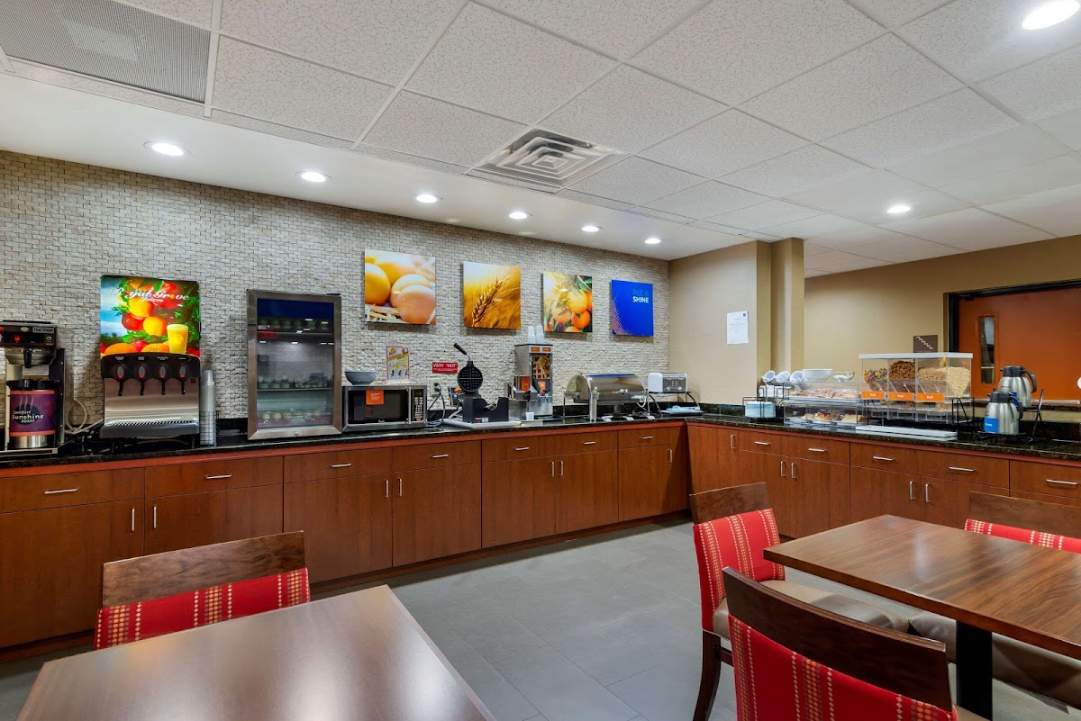Comfort Inn & Suites Montgomery Eastchase photo 3
