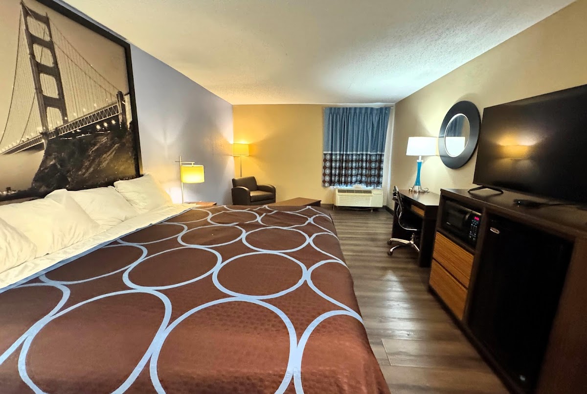 Super 8 by Wyndham Booneville photo 2