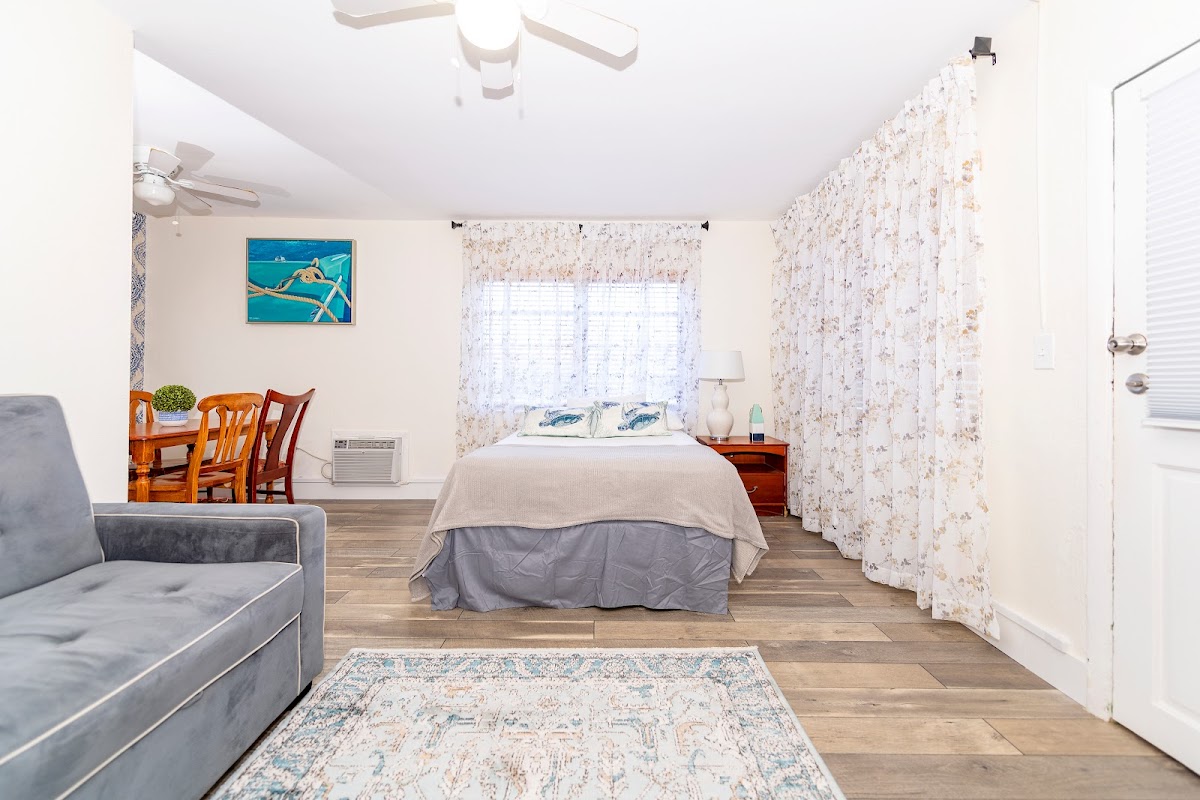 Tropic Isle Hotel & Apts