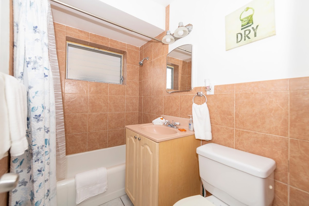 Tropic Isle Hotel & Apts photo 2