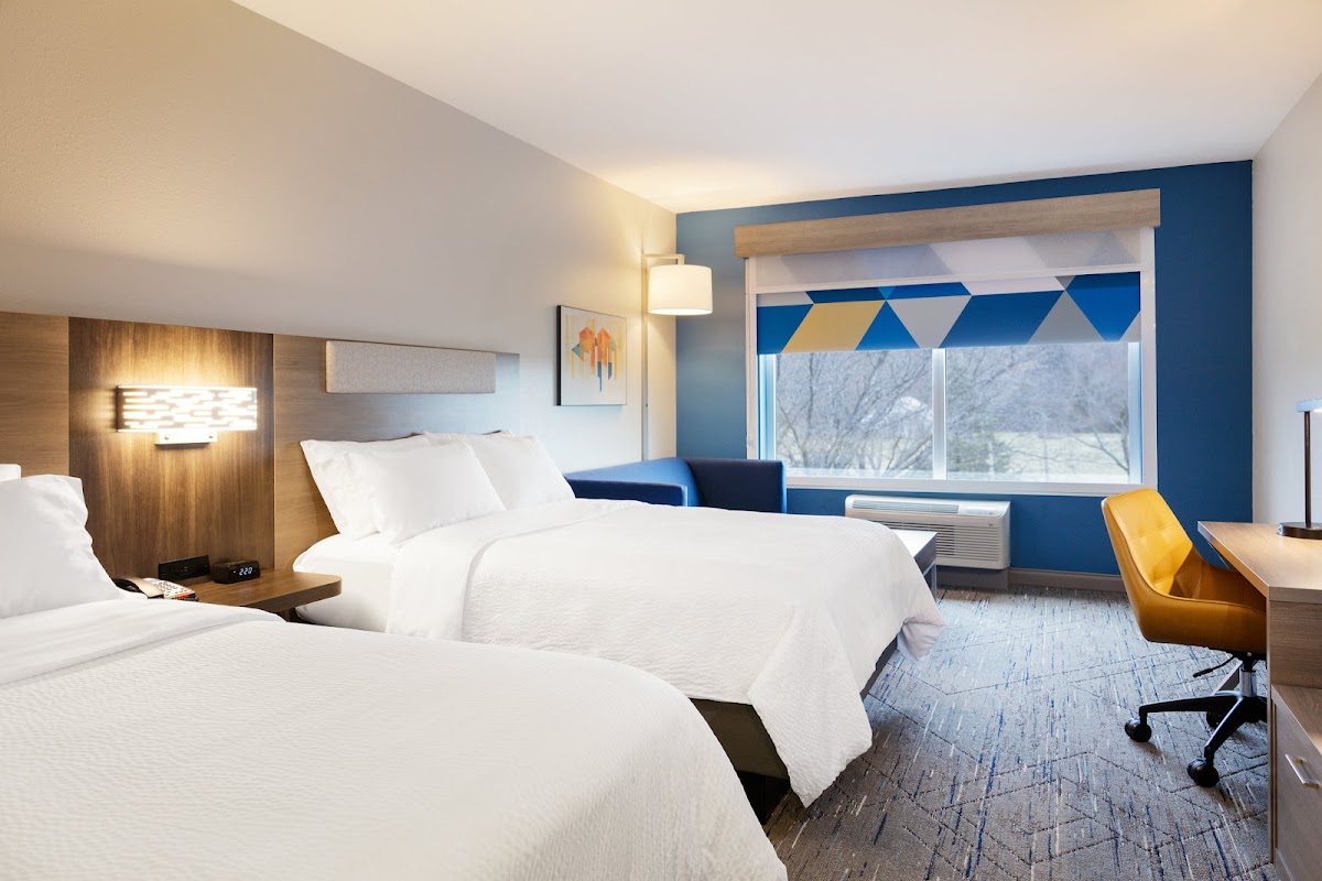 Holiday Inn Express & Suites Muncie Northwest, an IHG Hotel photo 2