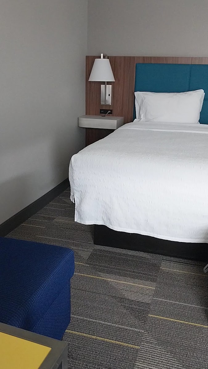 Hampton Inn Mustang photo 2