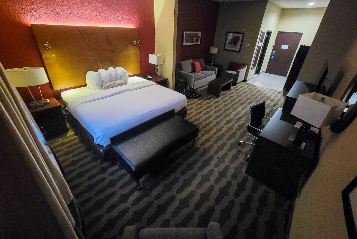 Best Western Plus Fairview Inn & Suites photo 2