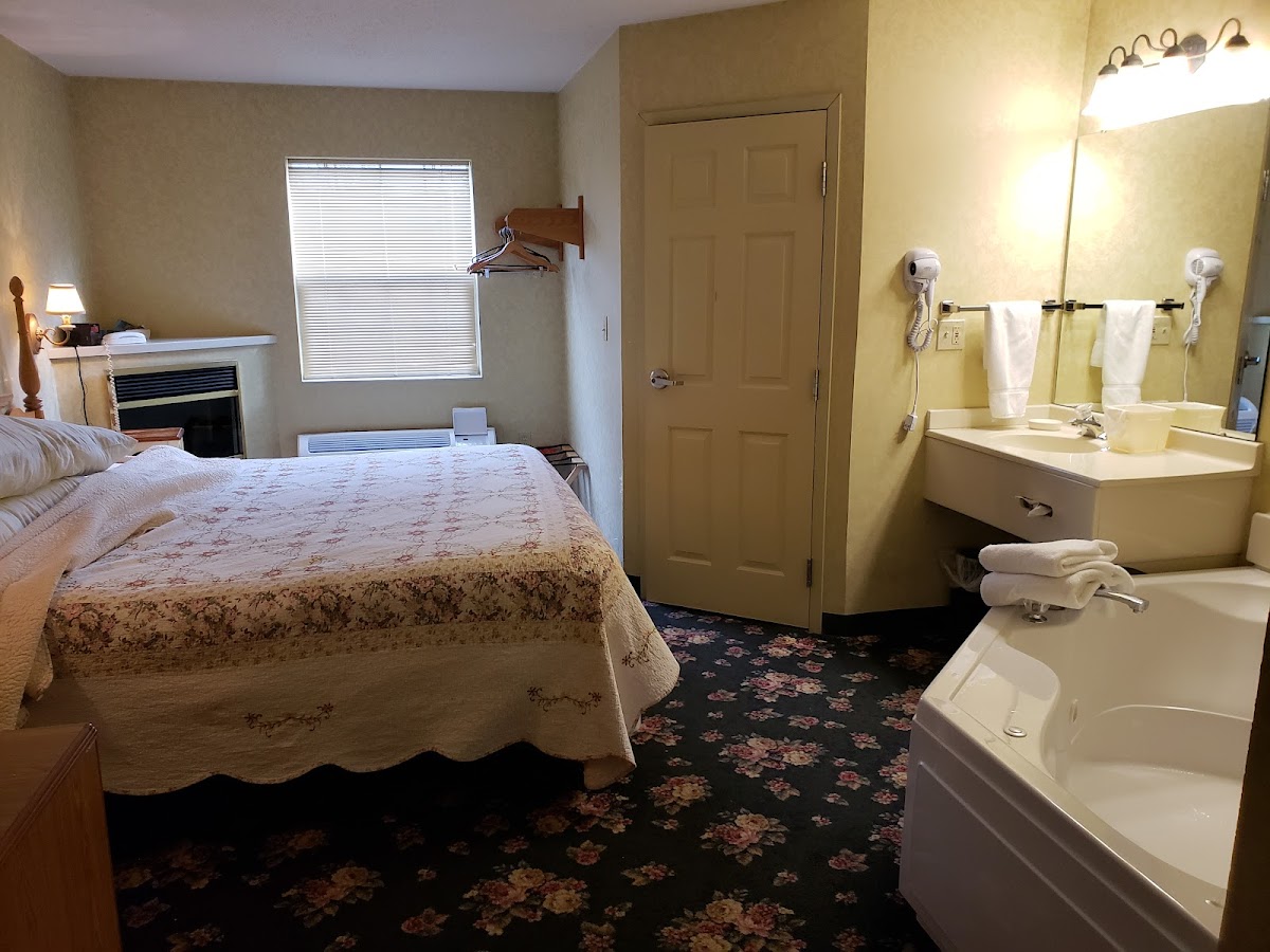 OurGuest Inn & Suites Downtown Port Clinton