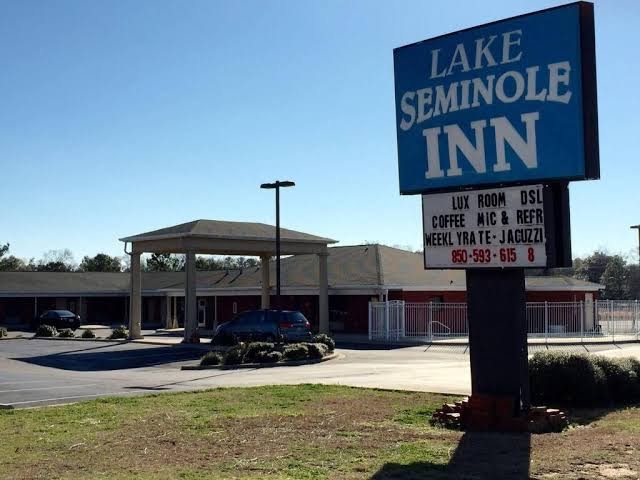 Lake Seminole Inn
