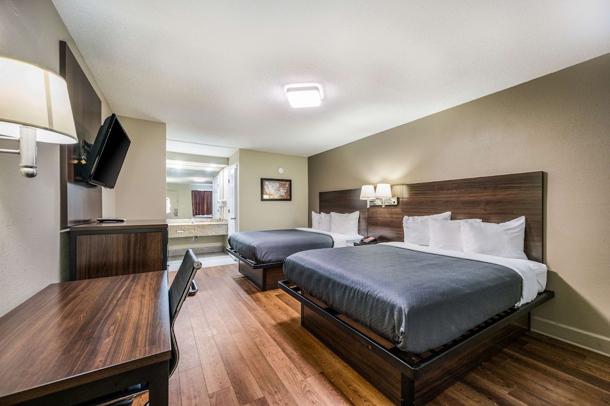 Econo Lodge Inn & Suites Huntsville University Area photo 2