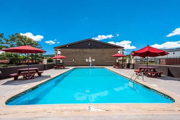 Econo Lodge Inn & Suites Huntsville University Area photo 3
