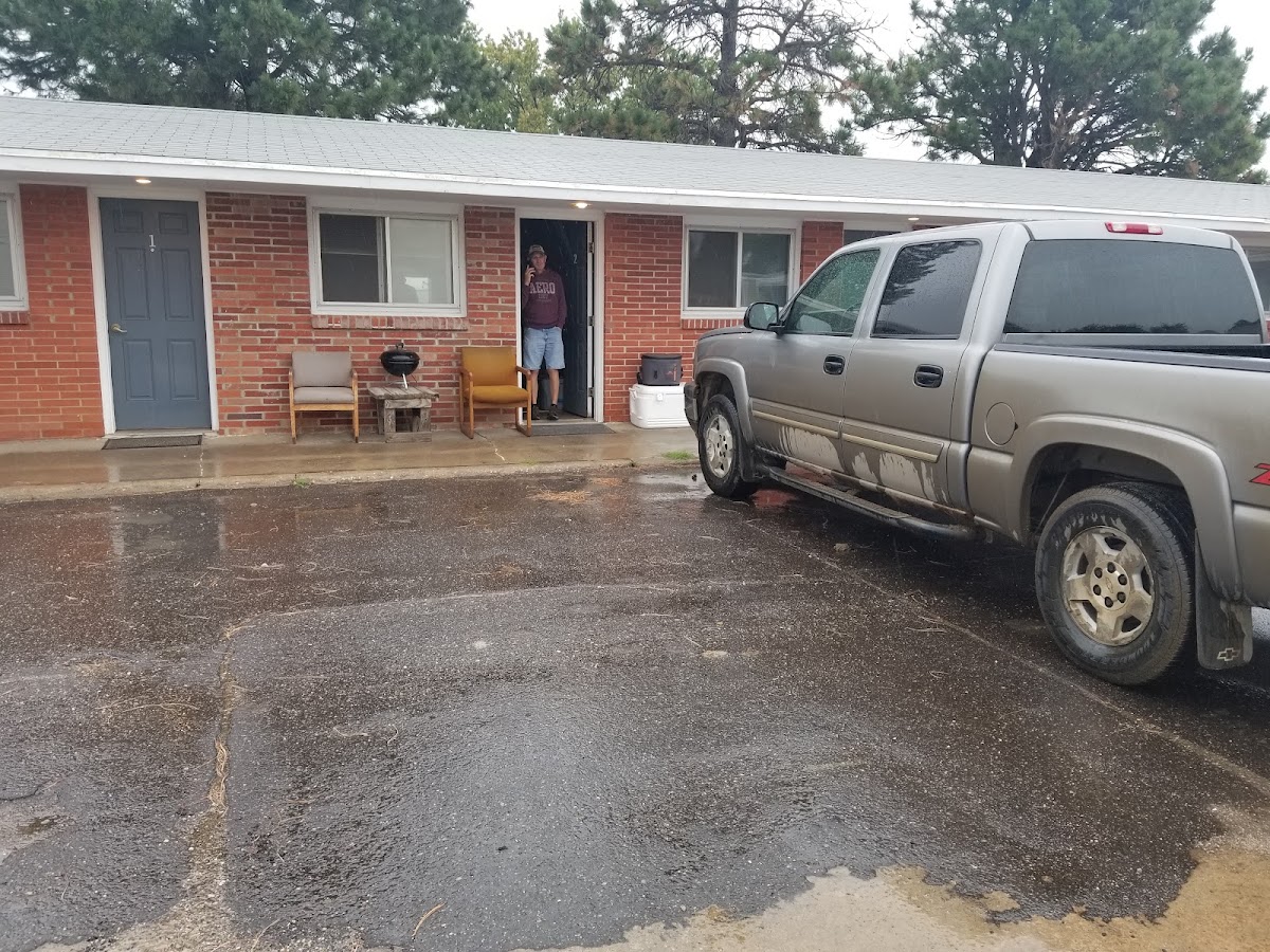 Thoroughbred Lodge Hotel-Motel