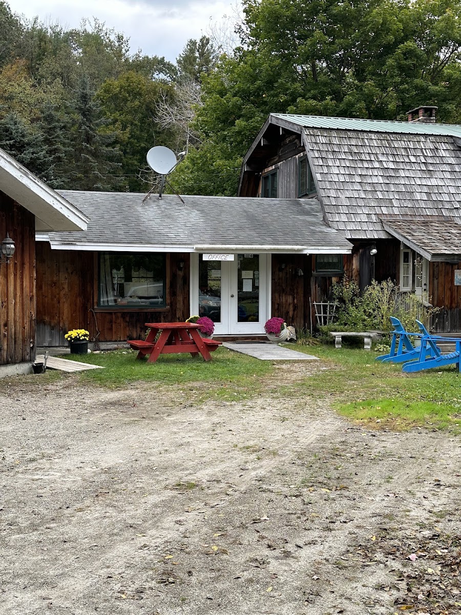 Berkshire Lakeside Lodge