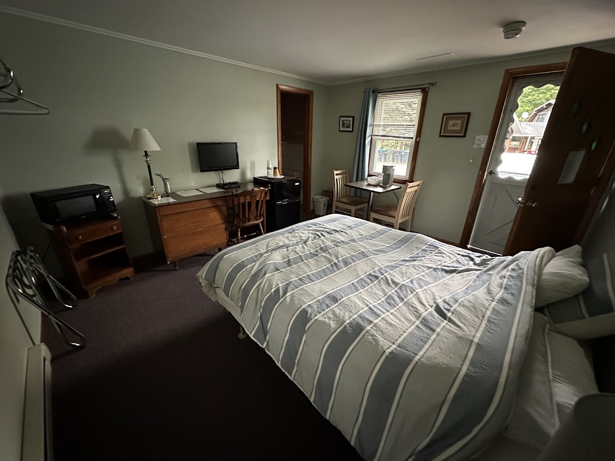 Berkshire Lakeside Lodge photo 2