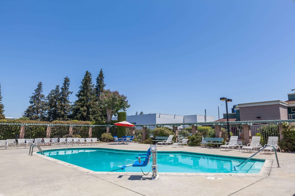 Days Inn & Suites by Wyndham Sunnyvale photo 3
