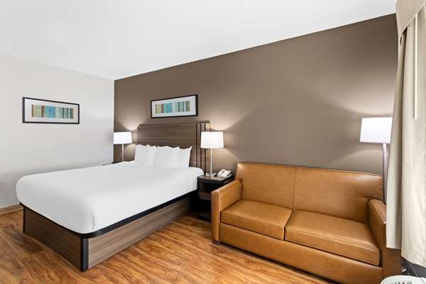 Quality Inn Fayetteville near Historic Downtown Square photo 2
