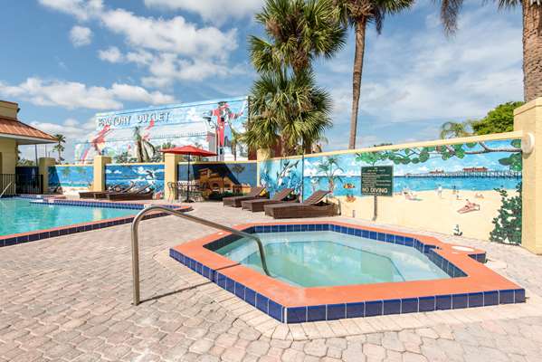 Clarion Inn & Suites Kissimmee-Lake Buena Vista South photo 3