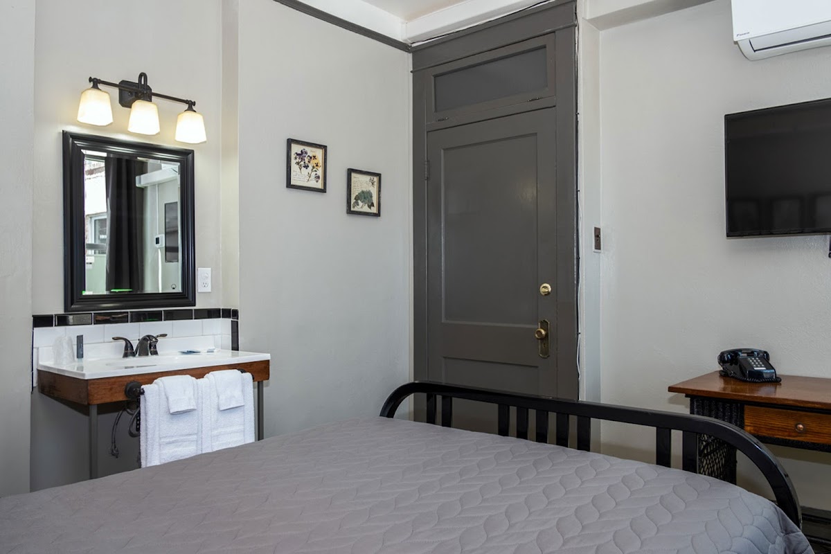 Gardner Hotel & Hostel photo 3
