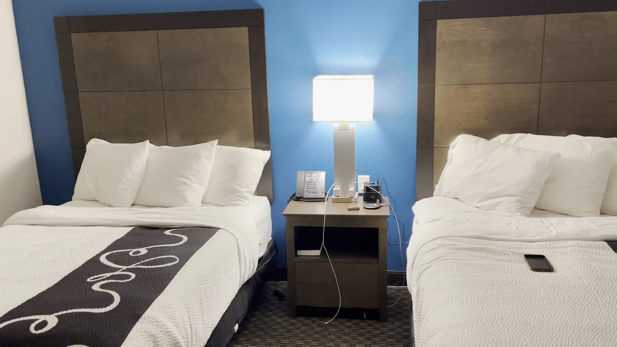 Extended Stay America Select Suites- Tampa - Brandon photo 2