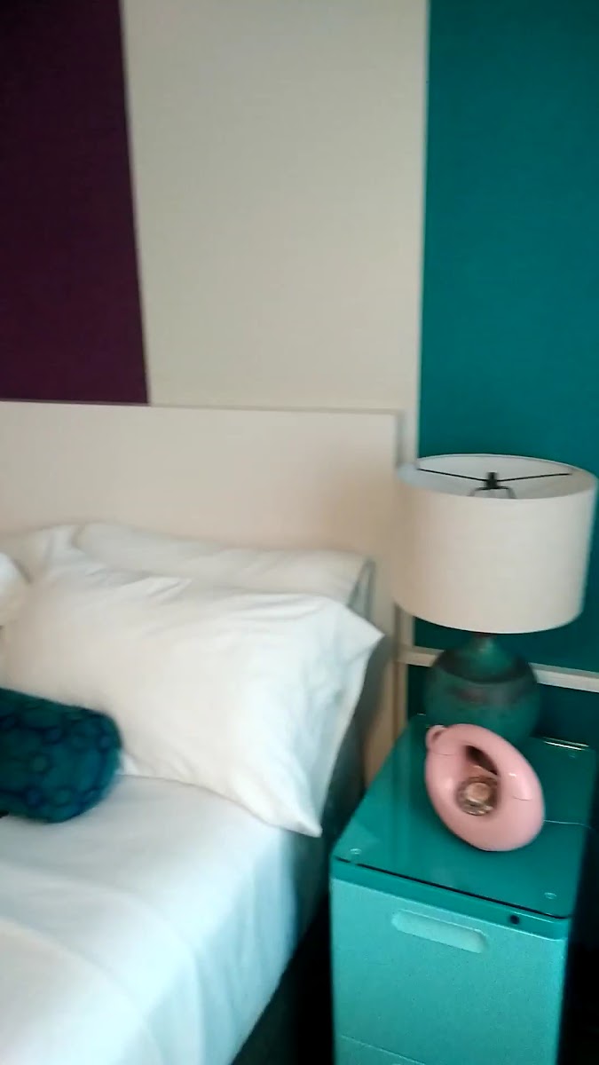 Hotel Zed Kelowna photo 2