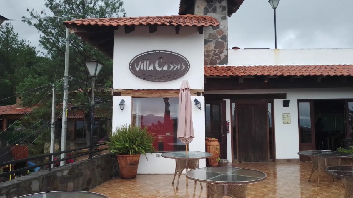 Villa Cassis Hotel & Suites