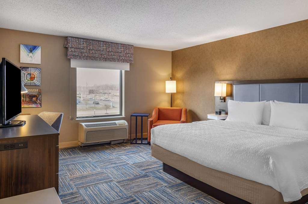 Hampton Inn Greenfield photo 2