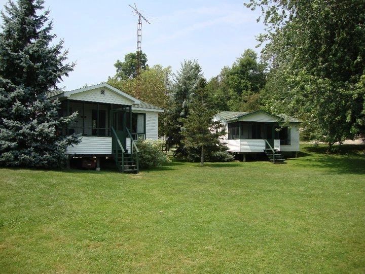 Tedford's Lakeside Lodge photo 3