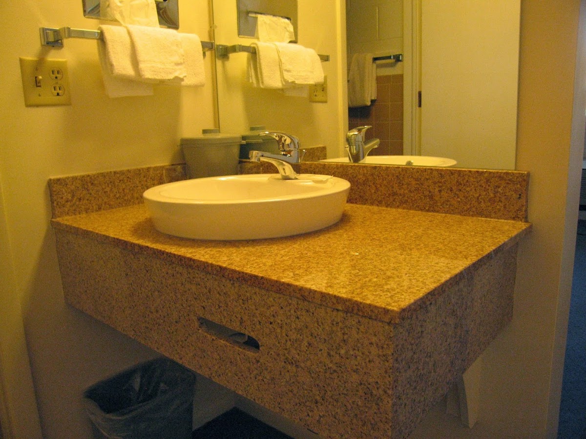 Traveler's Lodge photo 3
