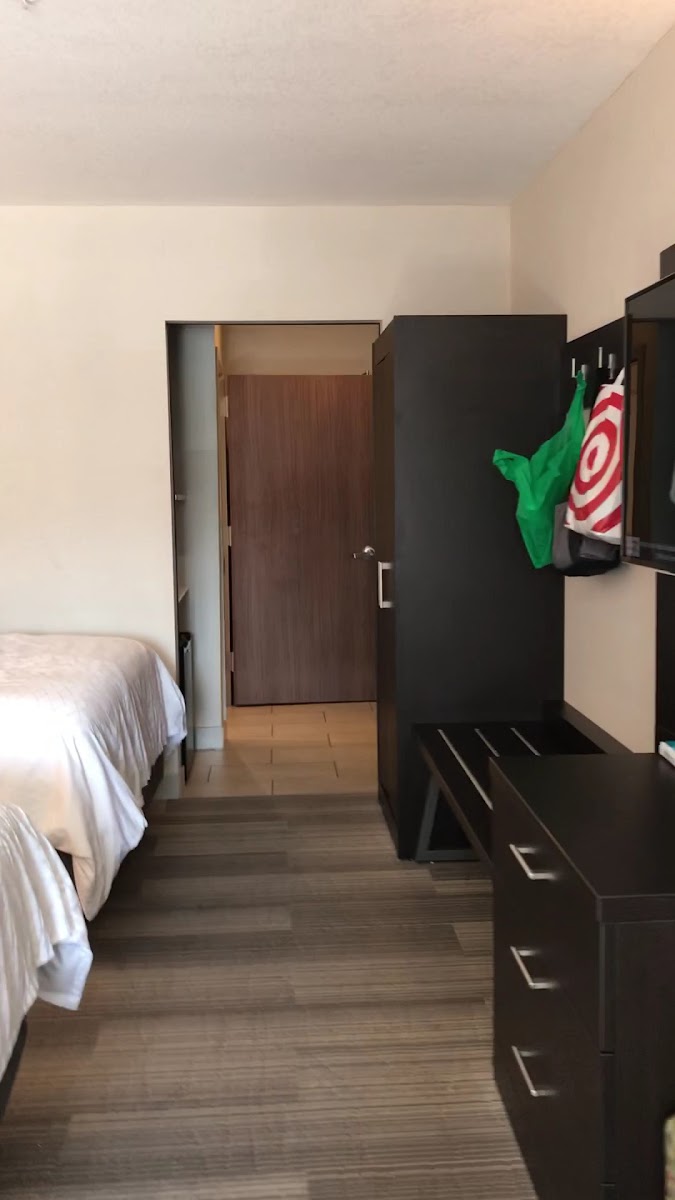 Holiday Inn Express & Suites Redding, an IHG Hotel