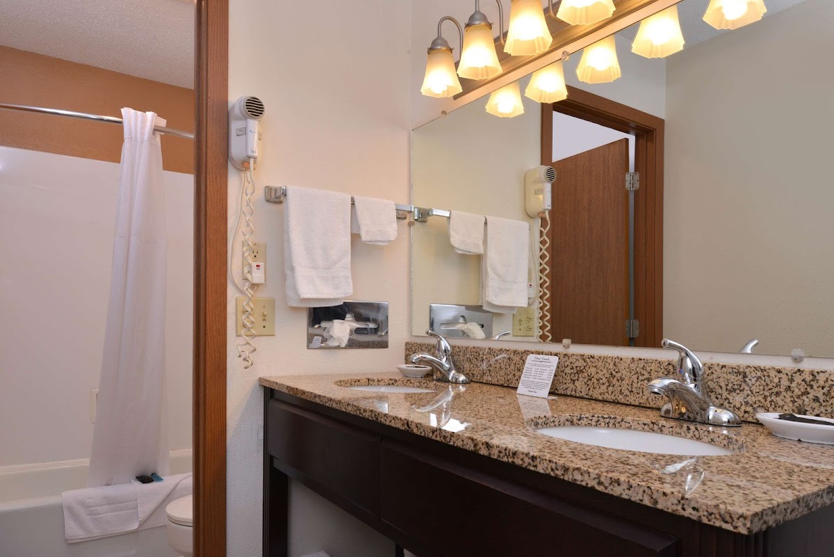 Americas Best Value Inn & Suites Atlantic photo 3