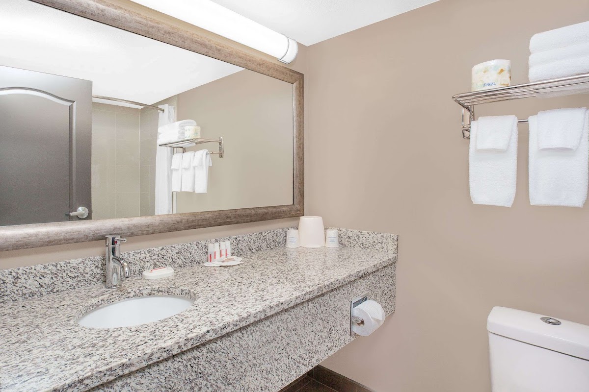 Super 8 by Wyndham Athabasca AB photo 3