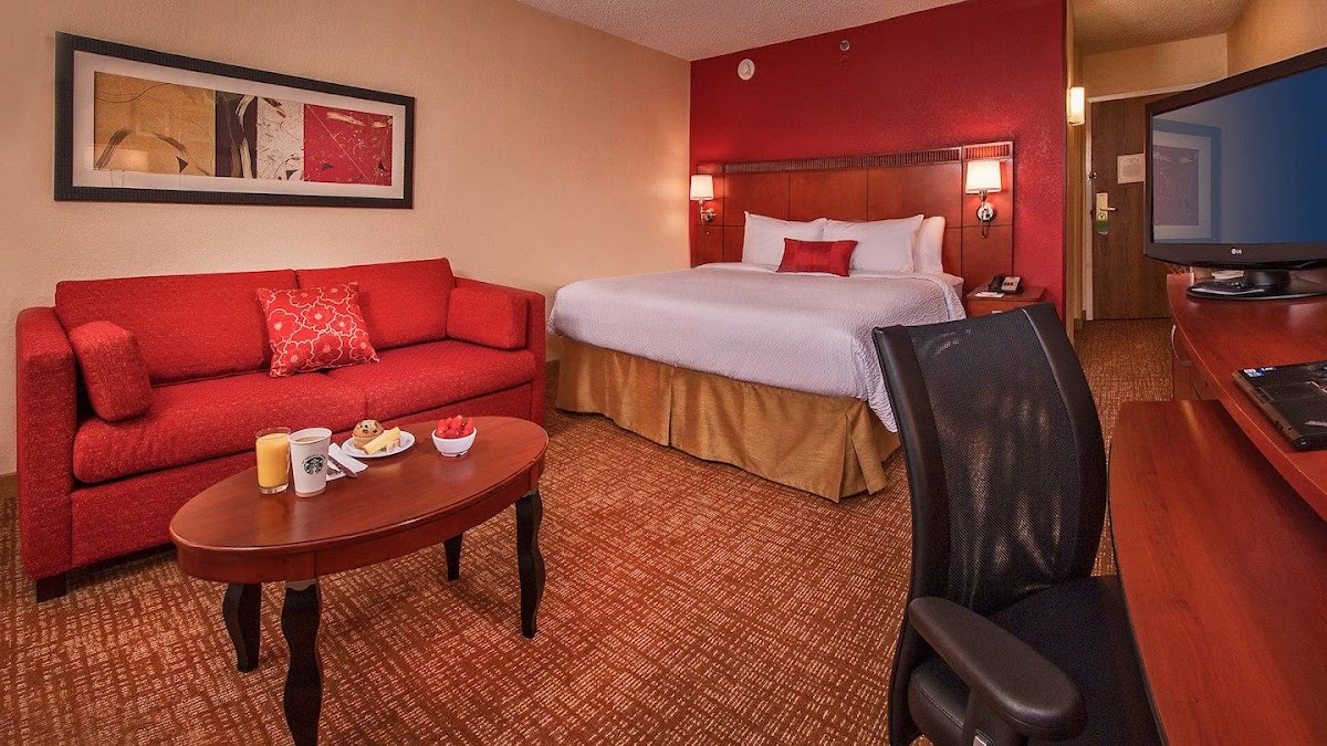 Courtyard by Marriott Hampton Coliseum Central photo 3