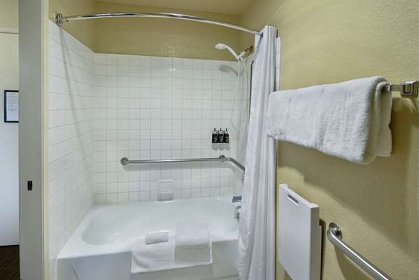 Oxnard Inn Lancaster photo 3