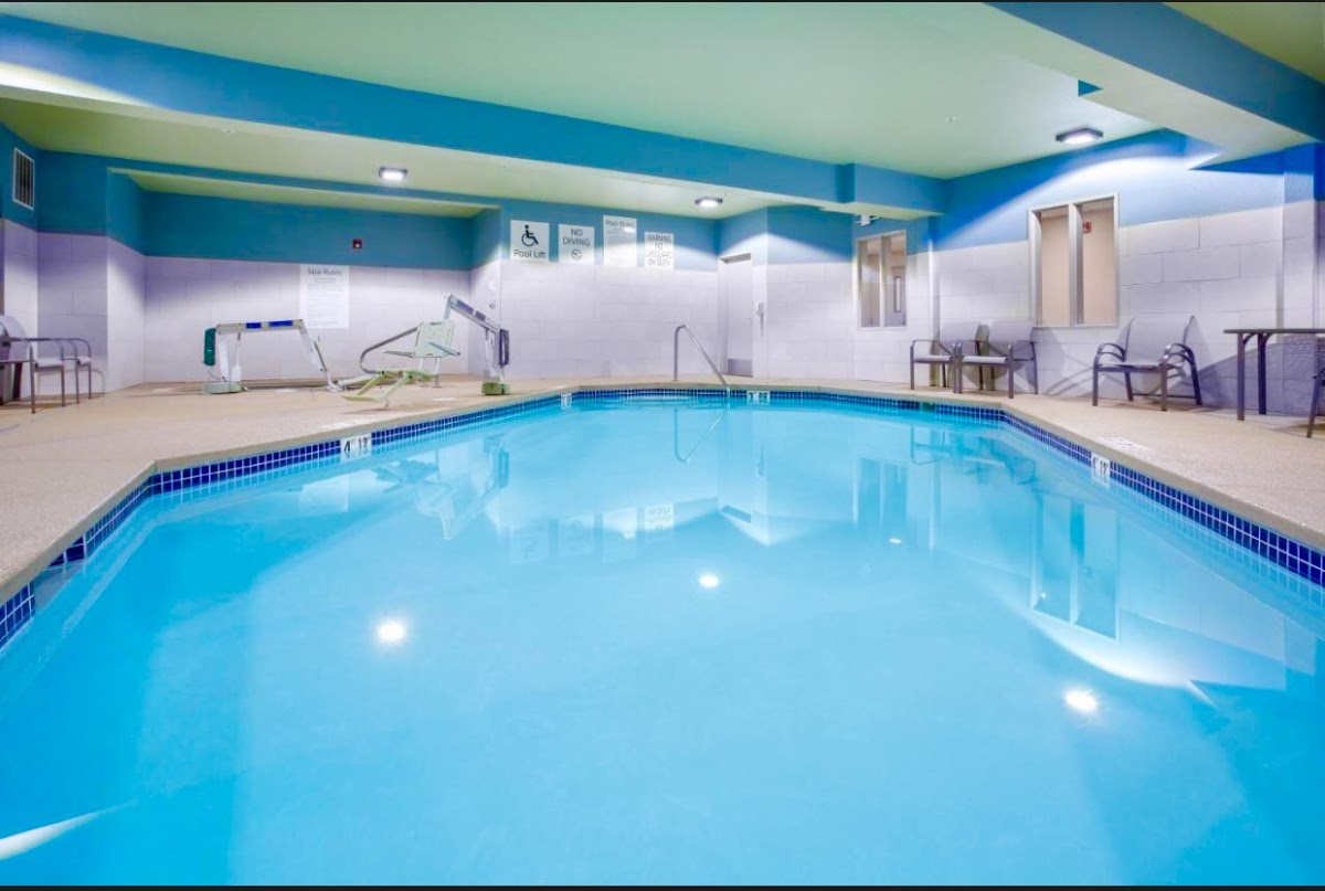 Holiday Inn Express & Suites Lincoln City by IHG photo 3