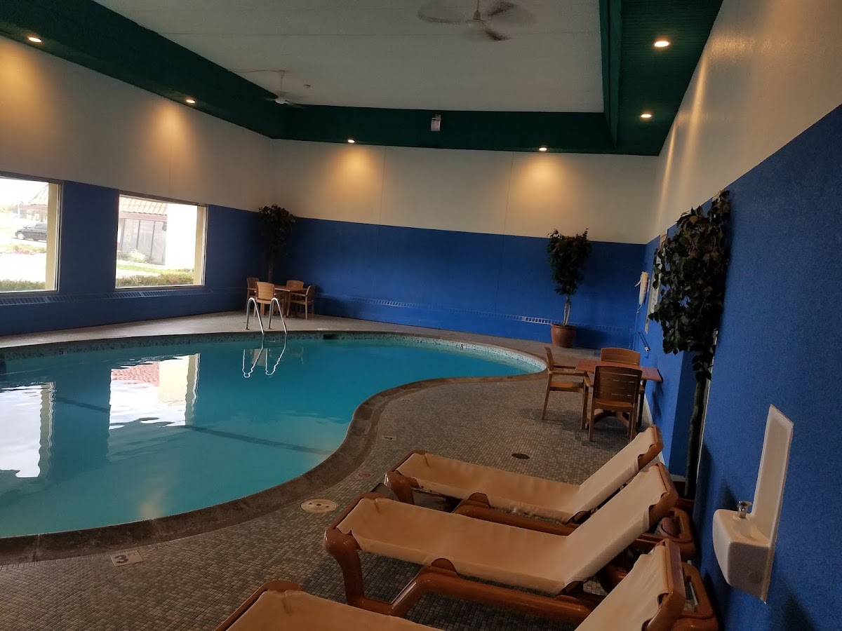 Americas Best Value Inn & Suites St. Cloud photo 3