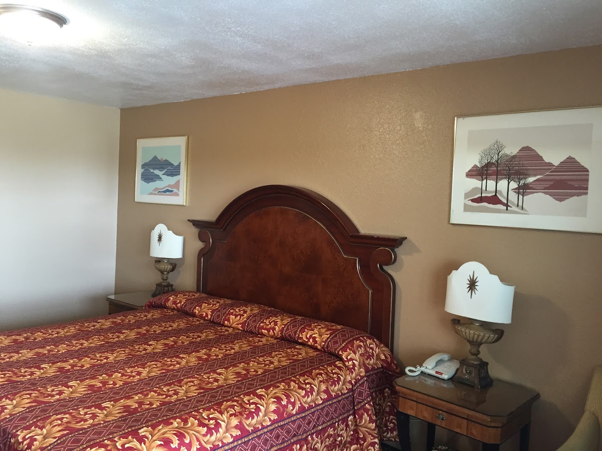 Villa West Inn