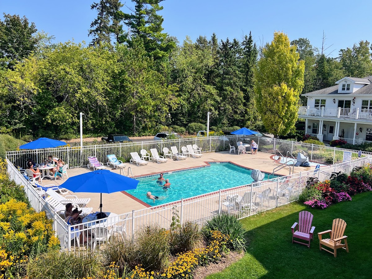 Bay Breeze Resort photo 2