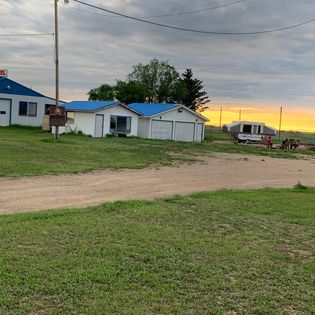 Raval Paradise Motel and RV Park