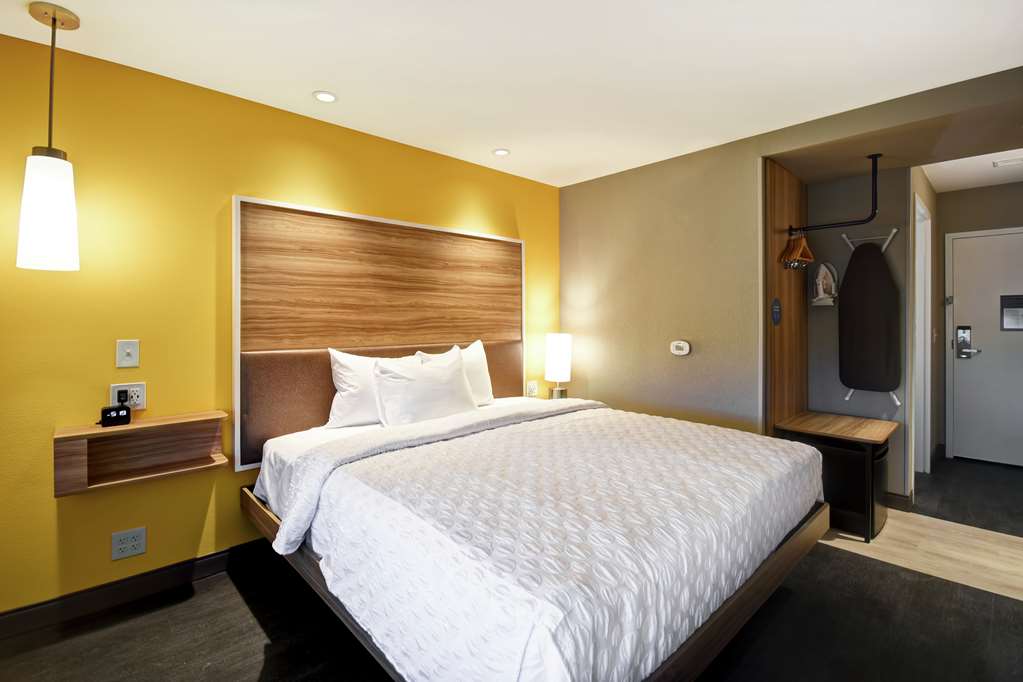 Tru by Hilton Louisville Airport photo 3