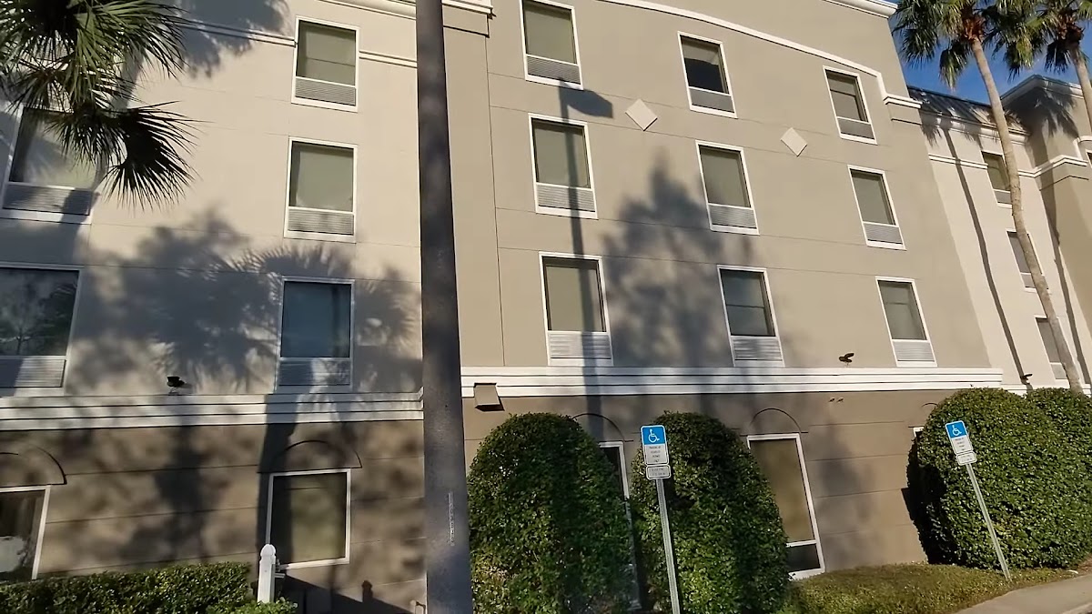 Holiday Inn Express & Suites Clearwater/US 19 N by IHG photo 2