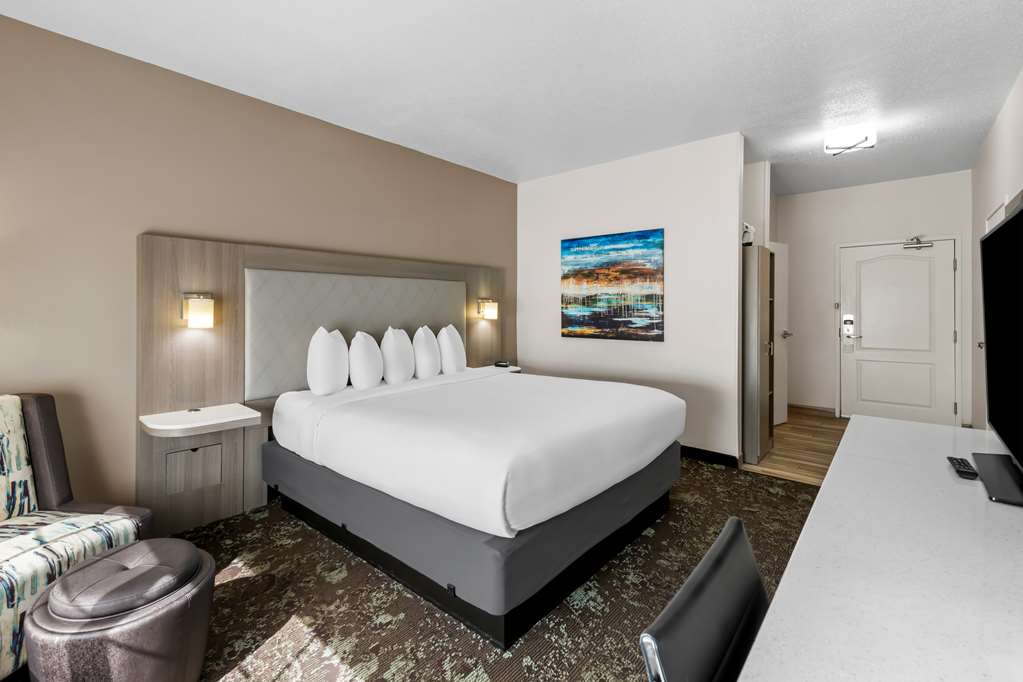 Best Western Worlds of Fun Inn & Suites photo 2