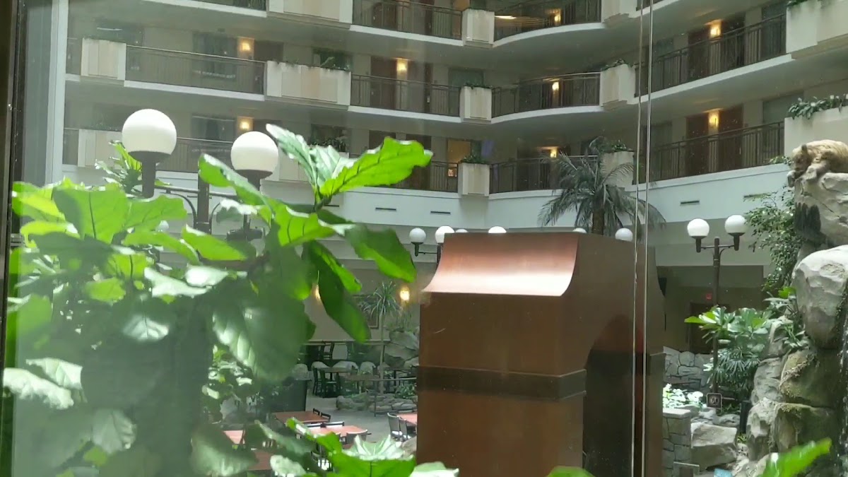 Embassy Suites by Hilton Anaheim South photo 2