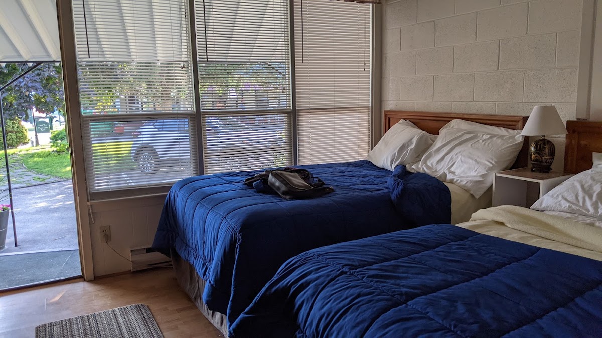 Capricorn Motel Royale