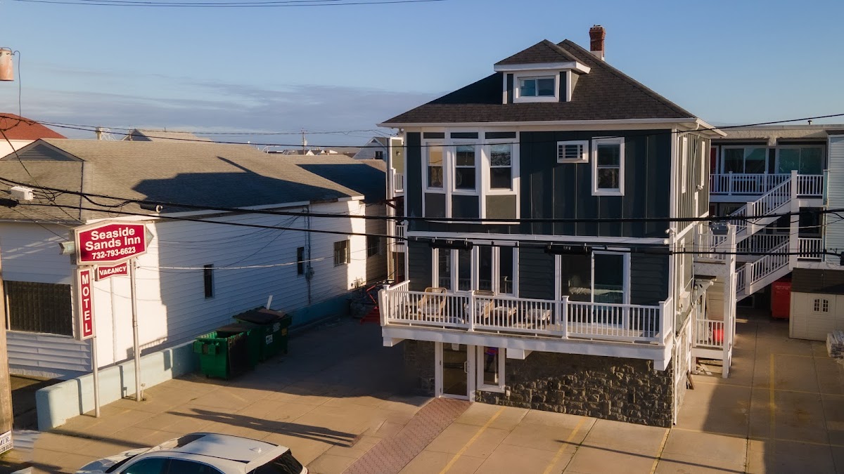 Seaside Sands Hotel