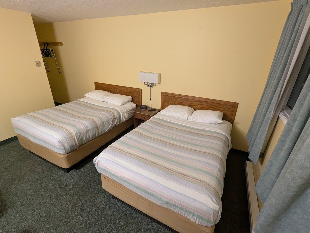 The Outpost Motel (formerly Robbers Roost) photo 2