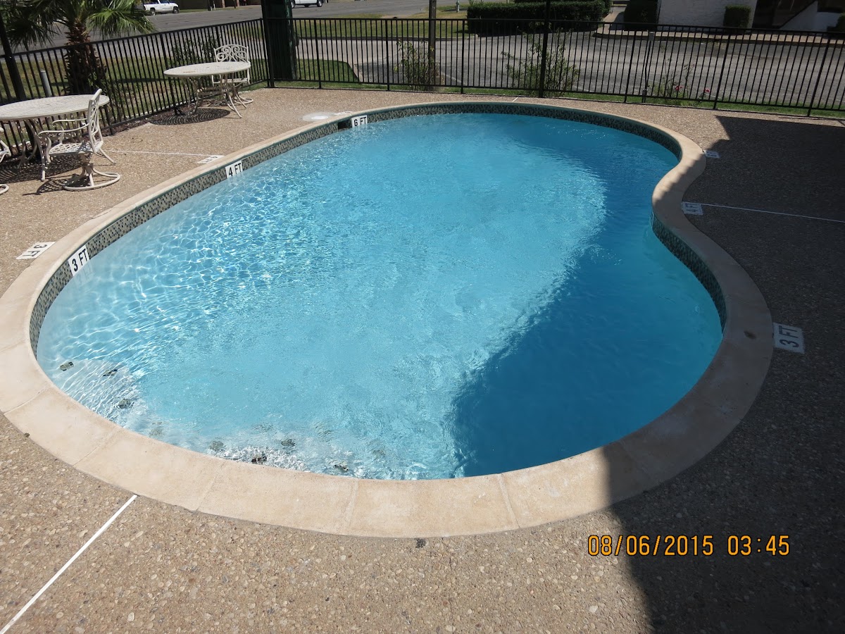 Taylor Village Inn and Suites photo 3