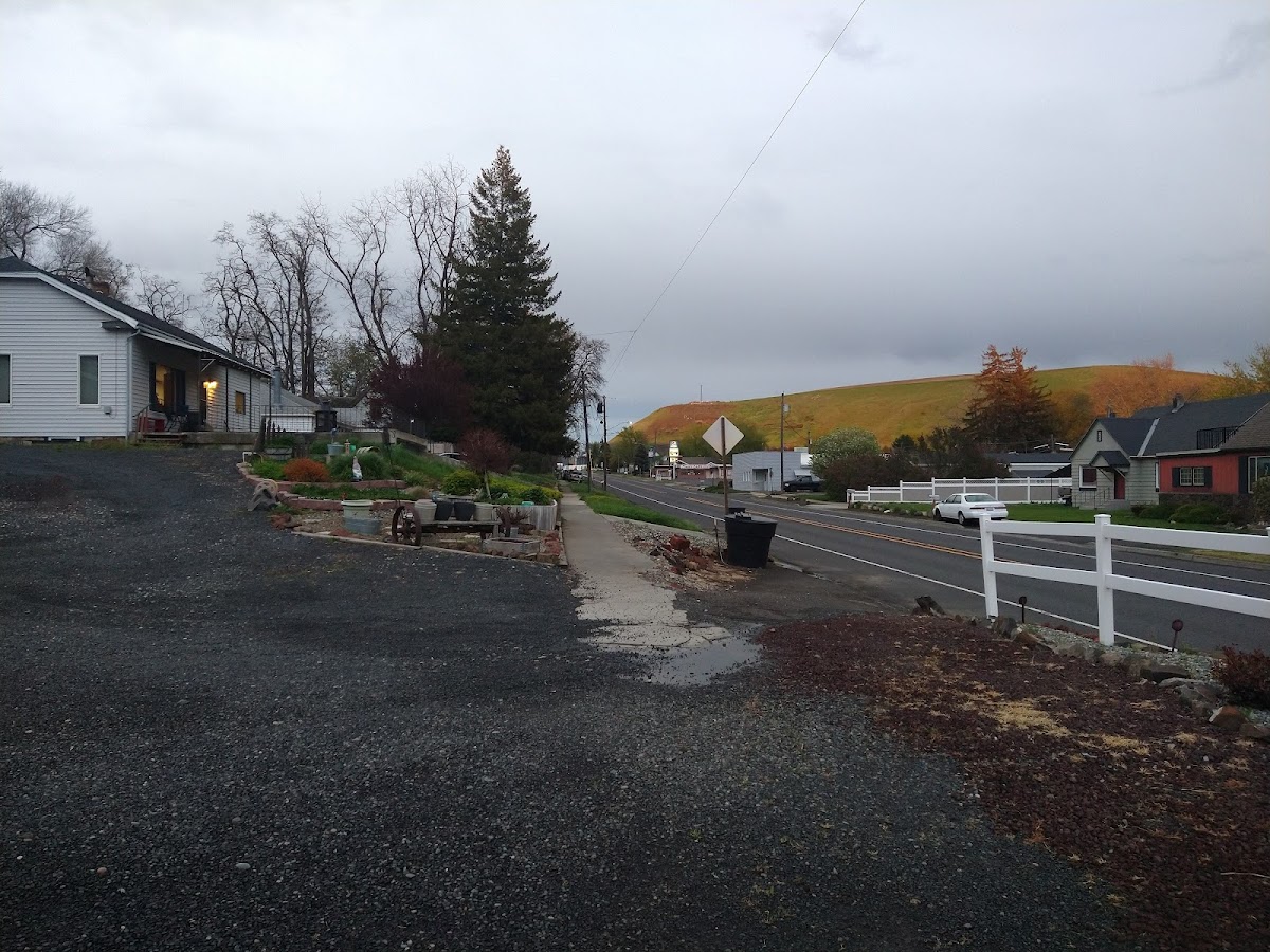 Pioneer Motel
