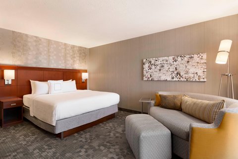 Courtyard by Marriott Bloomington Normal photo 2